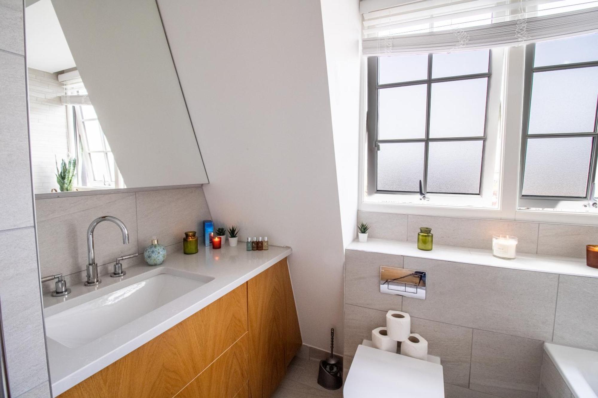 Luxurious 1-Bedroom Penthouse In Marble Arch 71 Лондон Екстериор снимка