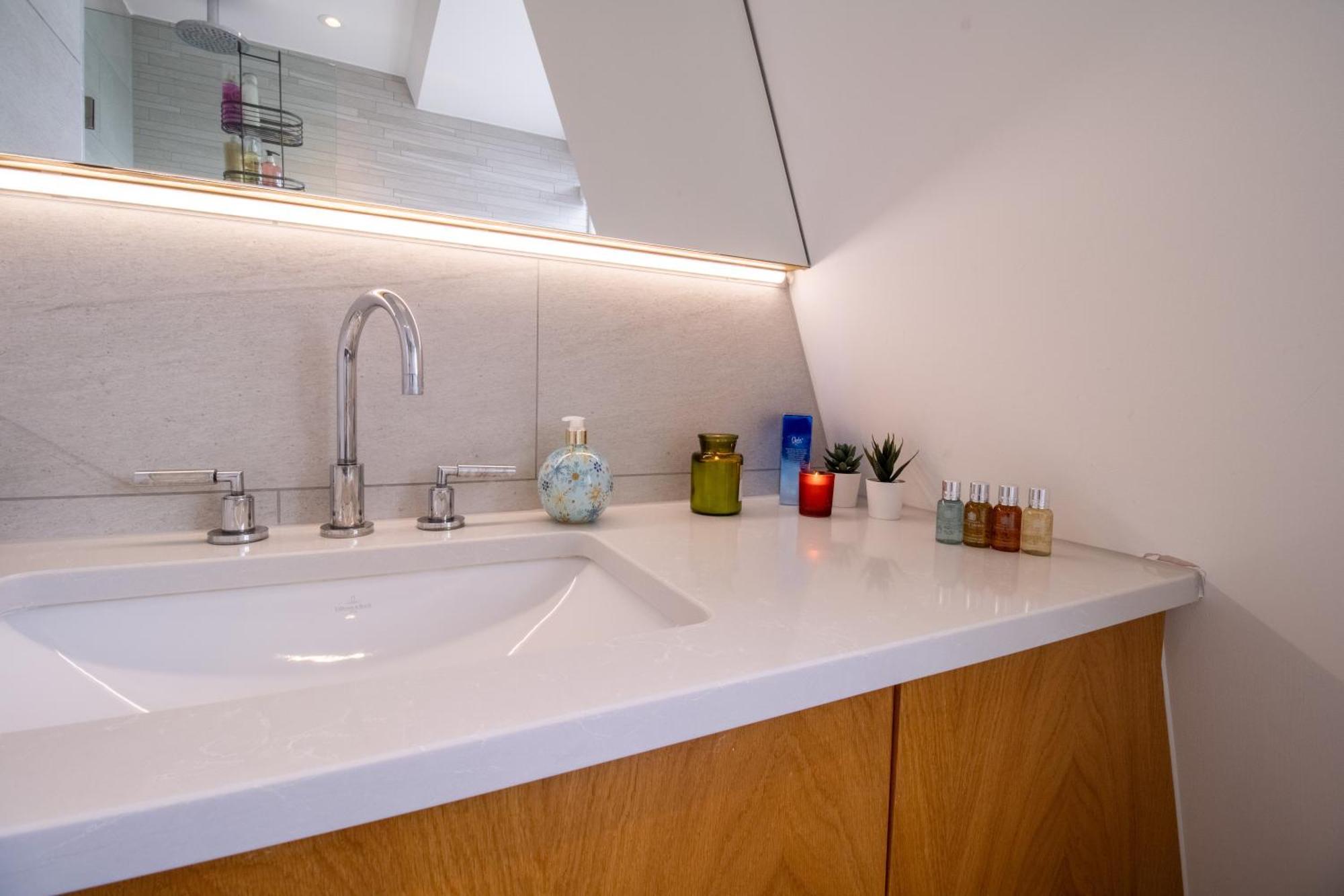 Luxurious 1-Bedroom Penthouse In Marble Arch 71 Лондон Екстериор снимка