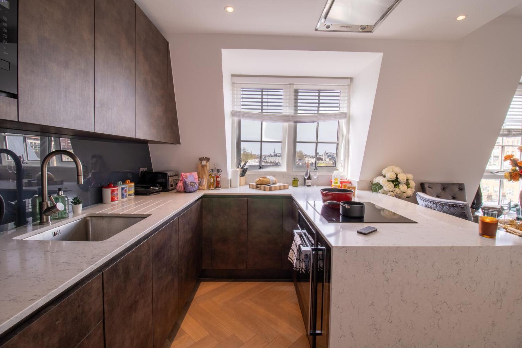 Luxurious 1-Bedroom Penthouse In Marble Arch 71 Лондон Екстериор снимка