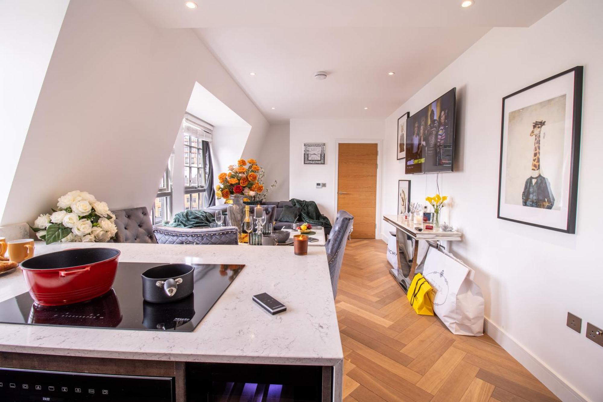 Luxurious 1-Bedroom Penthouse In Marble Arch 71 Лондон Екстериор снимка