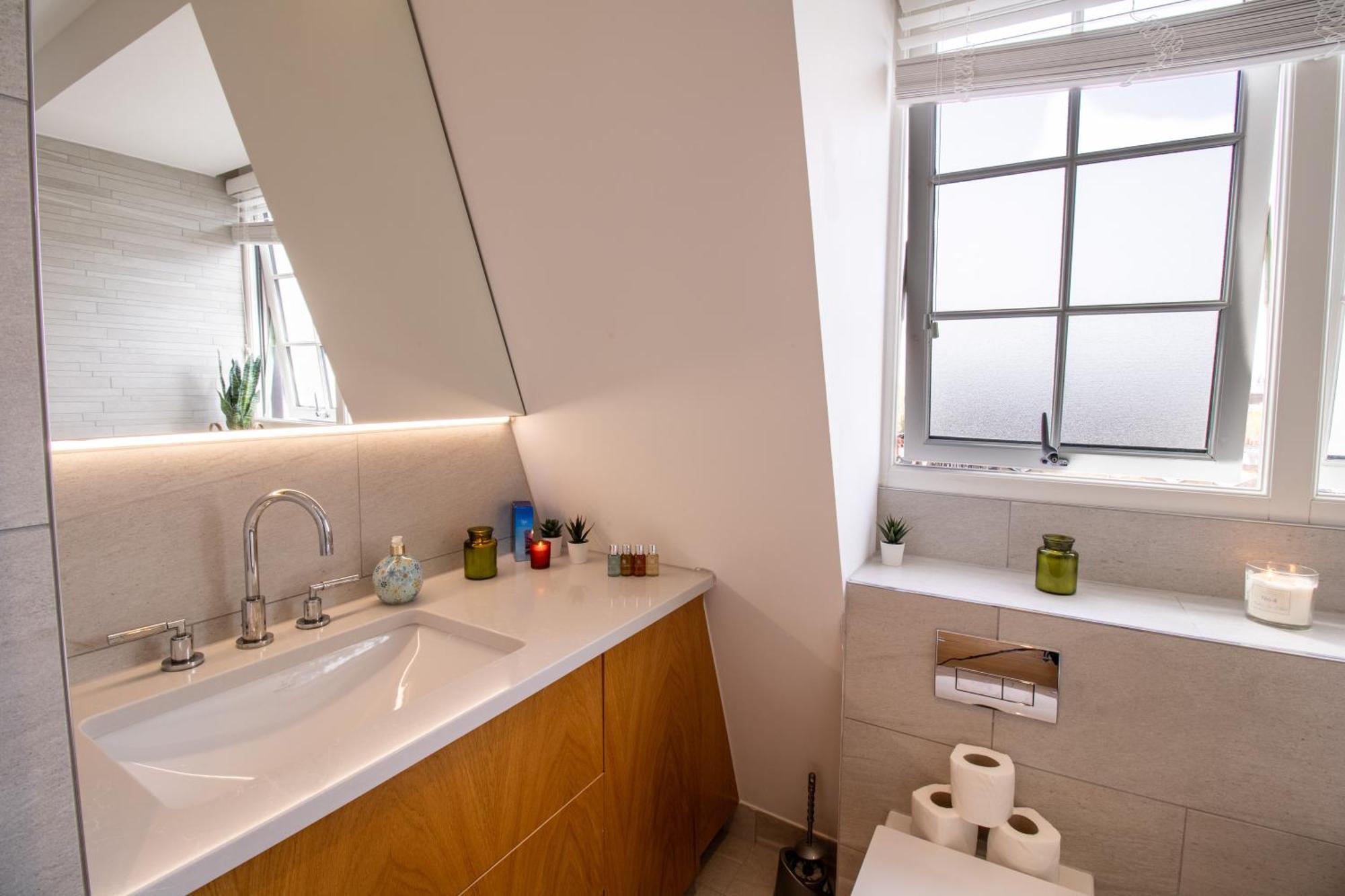 Luxurious 1-Bedroom Penthouse In Marble Arch 71 Лондон Екстериор снимка